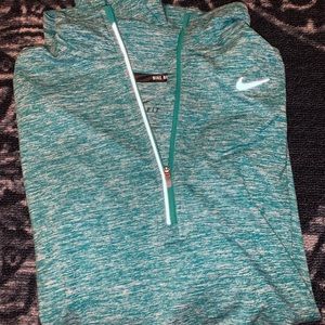 NIKE ATHLETIC LONG-SLEEVE